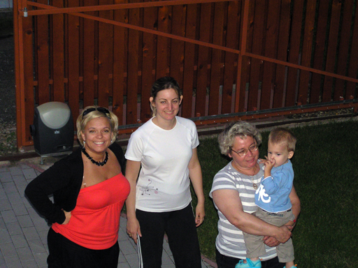 dy+judit+keresztmama+levi_2010_08_20.jpg dy+judit+keresztmama+levi_2010_08_20.jpg