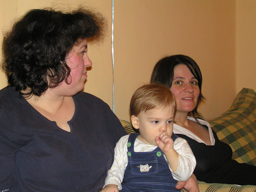 levi+lili+erika_11_07.jpg levi+lili+erika_11_07.jpg